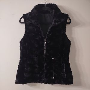Gallery Faux Furniture Reversible Vest, Size Medium